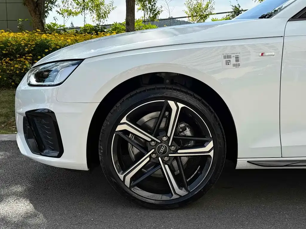 Audi A4L 2025 из CN, фото 8