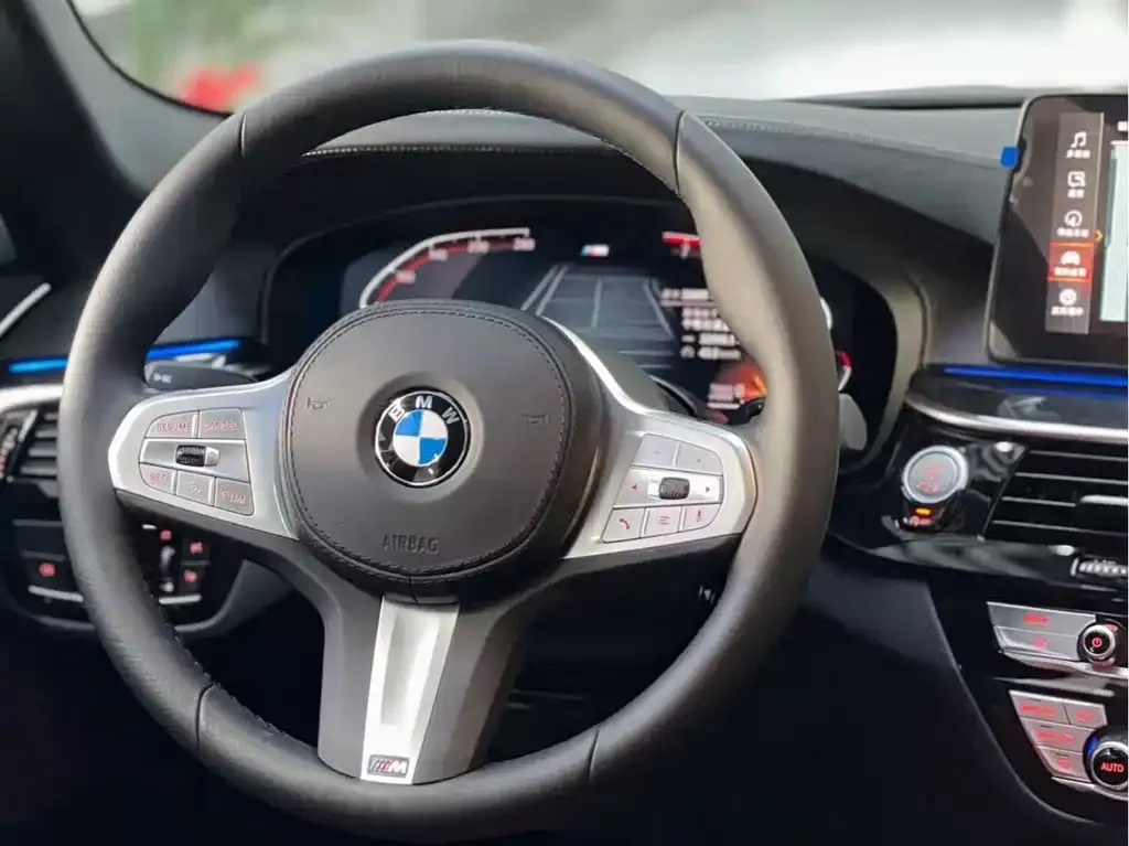 BMW 5 Series 2023 из CN, фото 9