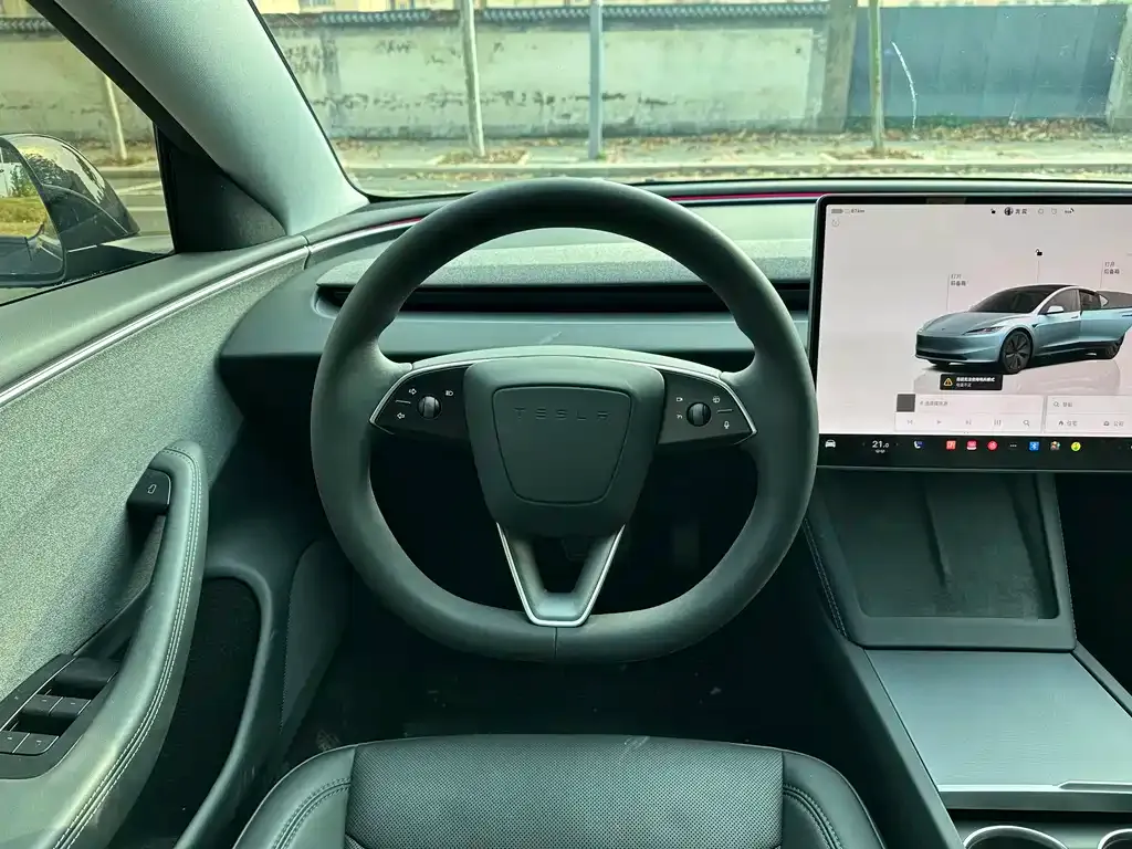 Tesla Model 3 — фото 10