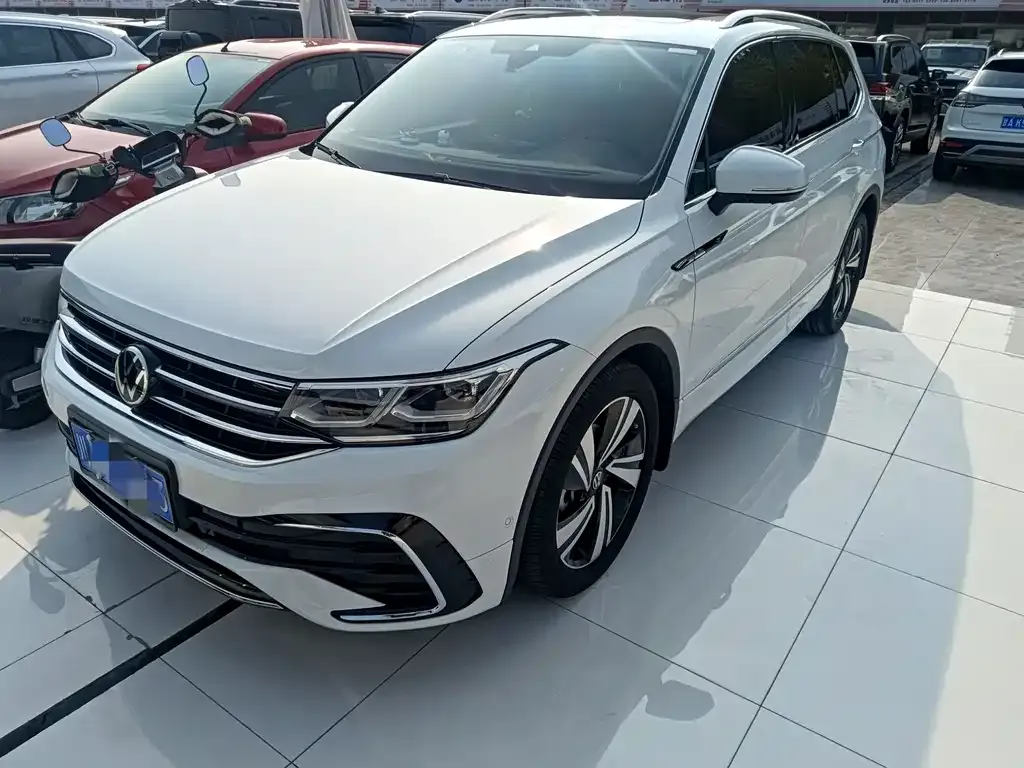 Volkswagen Tiguan L 2023 из CN, фото 1