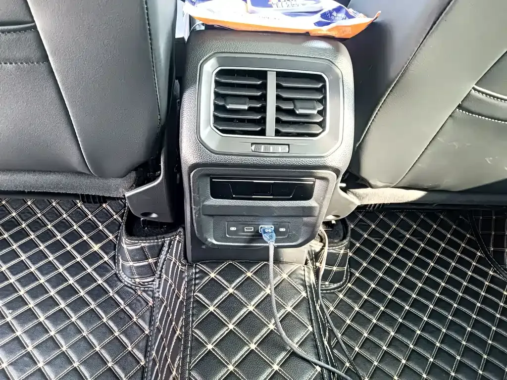 Volkswagen Tiguan L 2023 из CN, фото 10