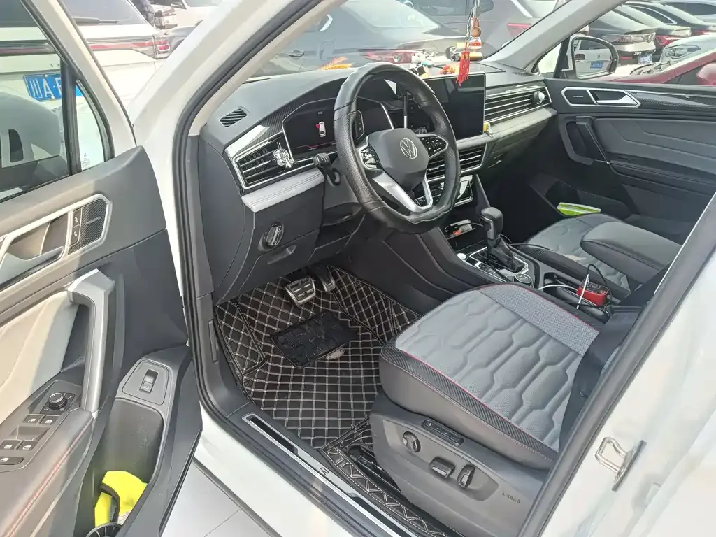 Volkswagen Tiguan L 2023 из CN, фото 4