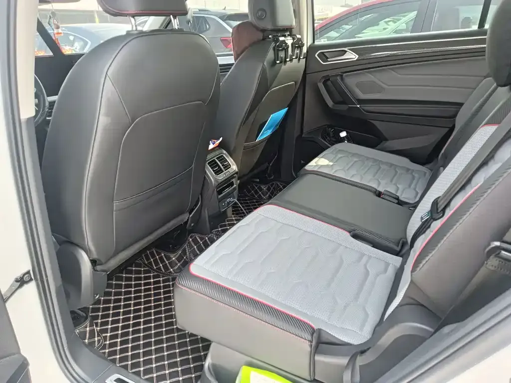 Volkswagen Tiguan L 2023 из CN, фото 9