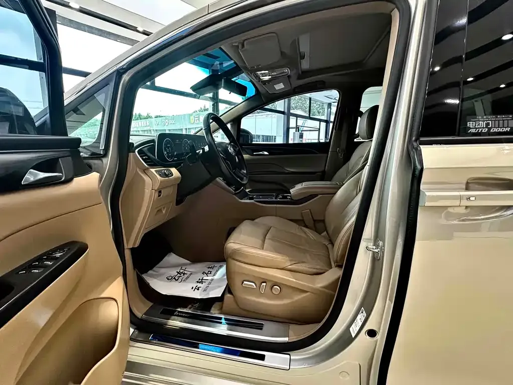 Buick GL8 2021 из CN, фото 9