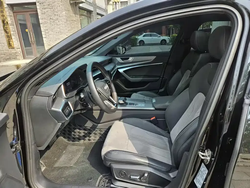 Audi A6L 2024 из CN, фото 10