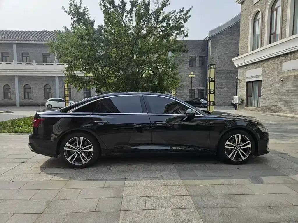 Audi A6L 2024 из CN, фото 8