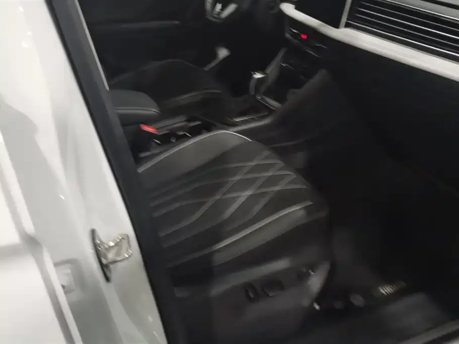 Volkswagen Tiguan L 2024 из CN, фото 8