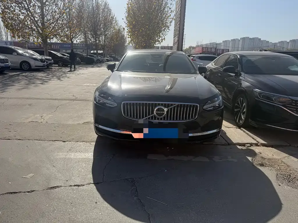 Volvo S90 2023 из CN, фото 2