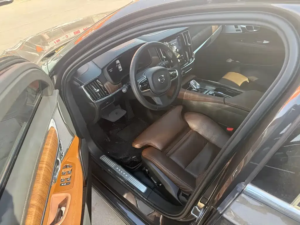 Volvo S90 2023 из CN, фото 5