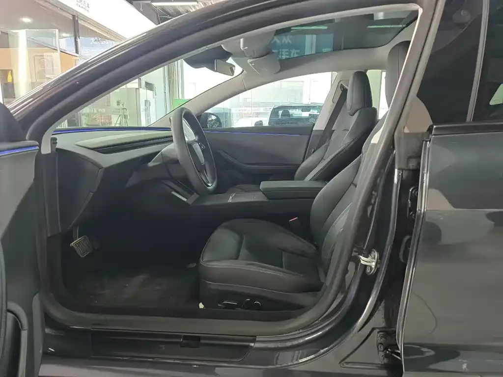 Tesla Model 3 — фото 6