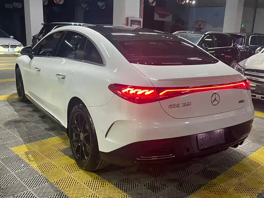 Mercedes-Benz EQE 2022 из CN, фото 3