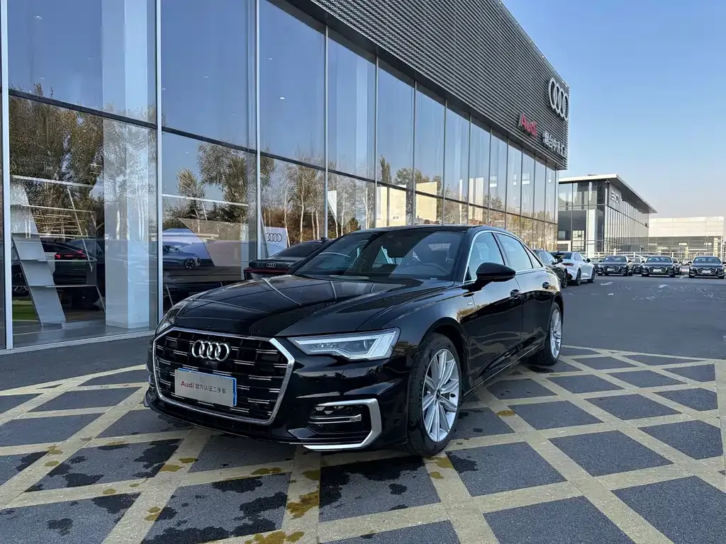 Audi A6L — фото 1