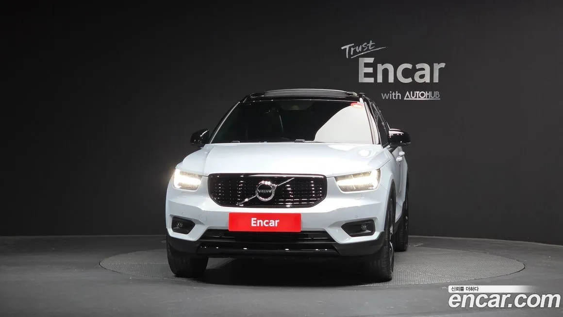 Volvo XC40 — фото 3