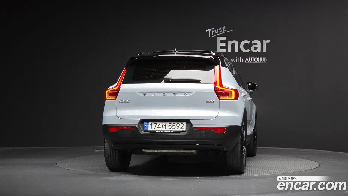 Volvo XC40 — фото 4