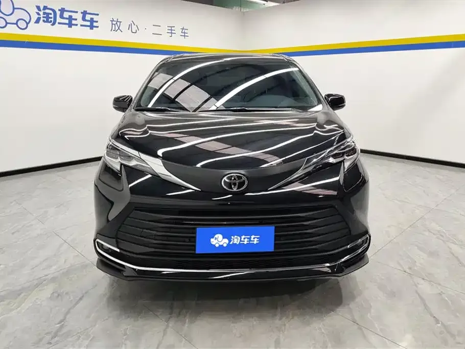 Toyota Sienna 2025 из CN, фото 2