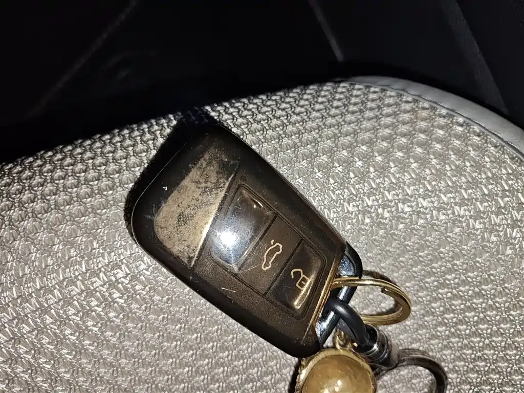 Volkswagen Passat 2024 из CN, фото 10