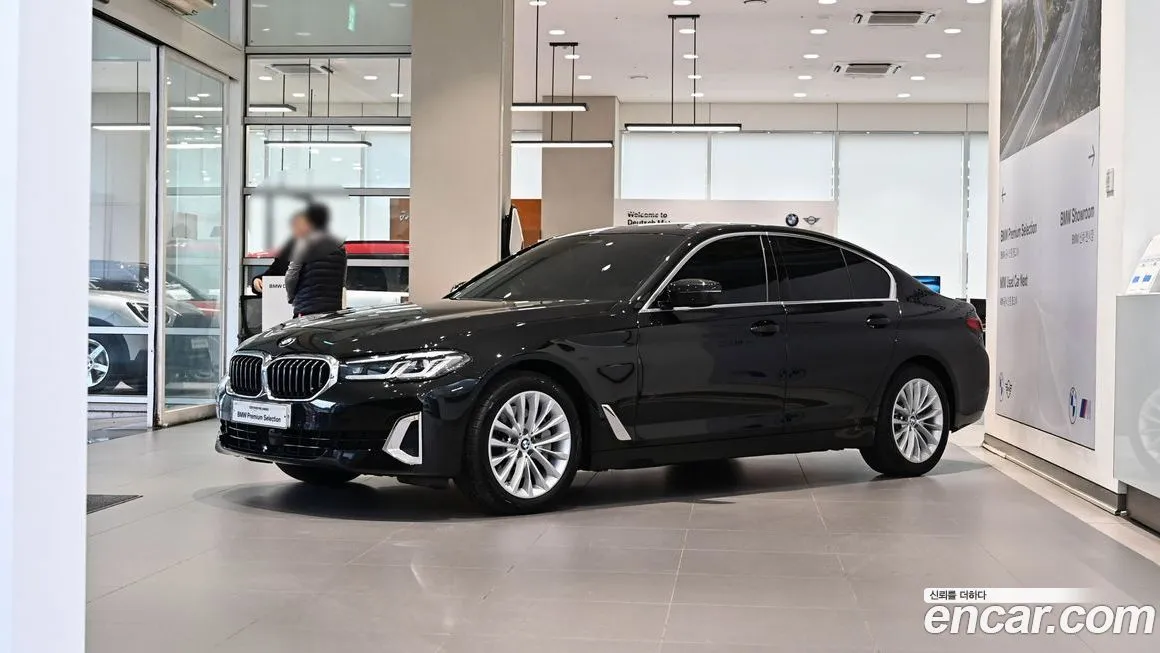 BMW 5-Series — фото 1