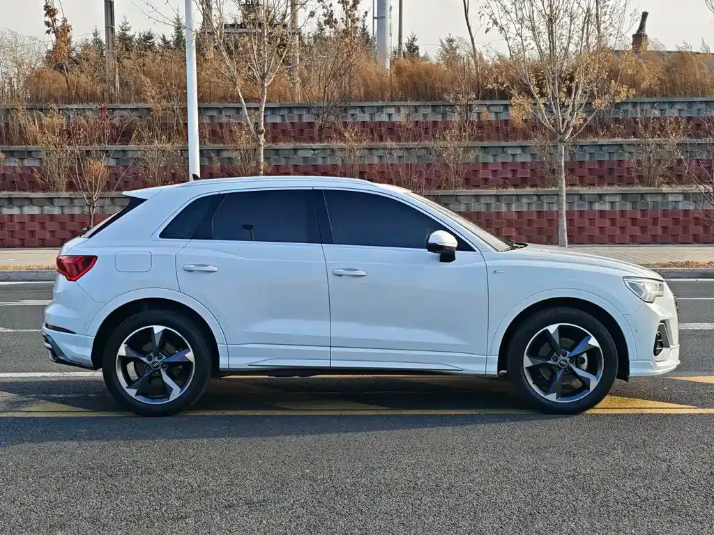 Audi Q3 2021 из CN, фото 4