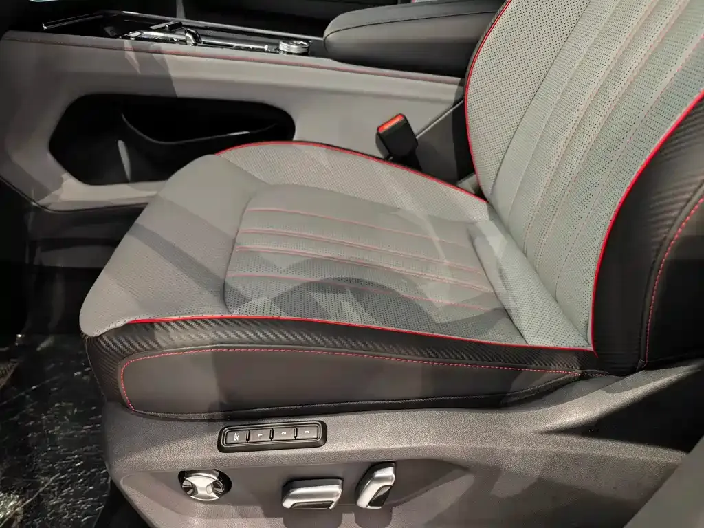 Volkswagen Teramont 2024 из CN, фото 10