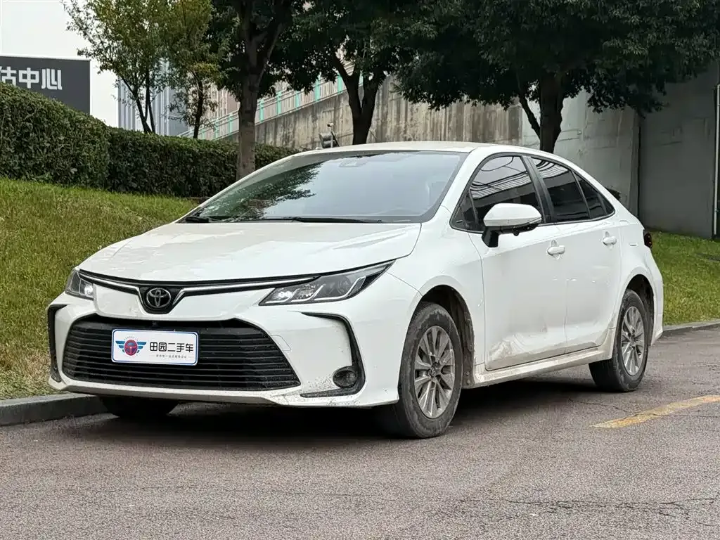Toyota Corolla 2023 из CN, фото 1