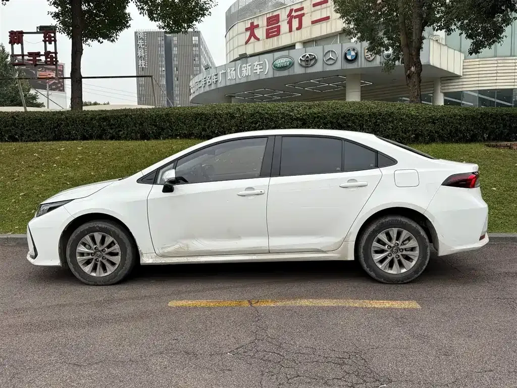 Toyota Corolla 2023 из CN, фото 3