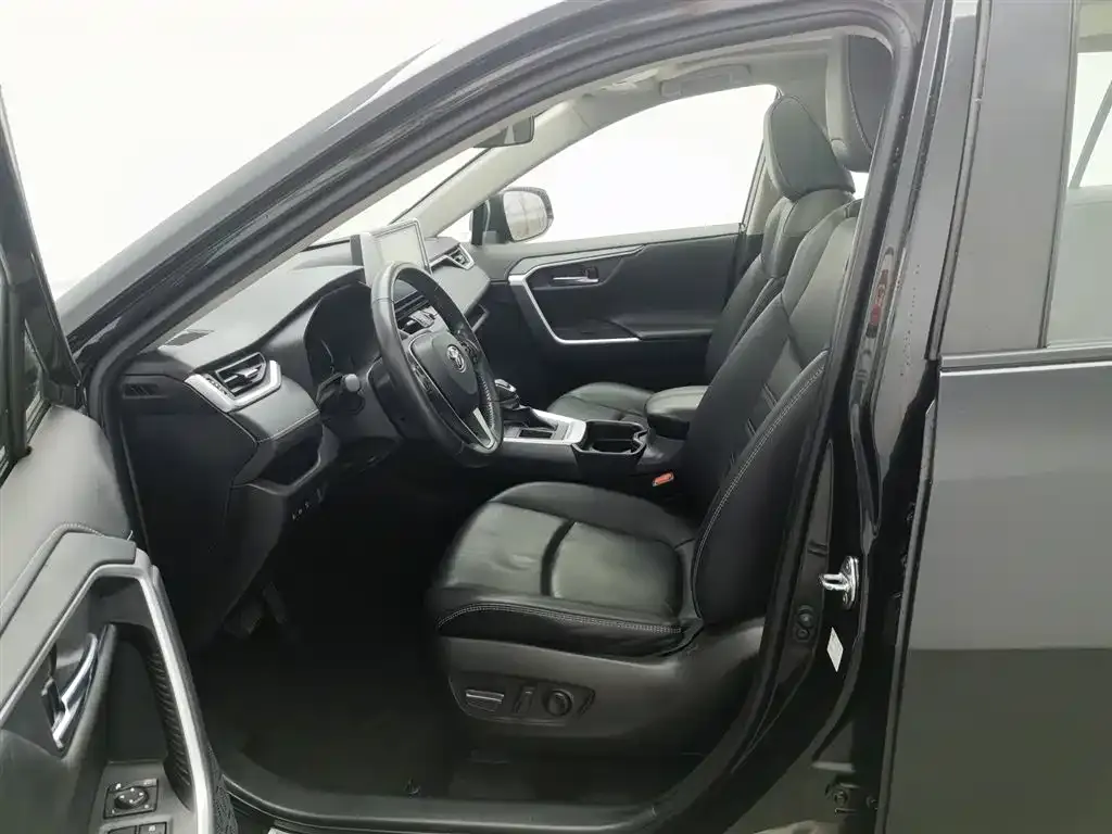 Toyota RAV4 2021 из CN, фото 10