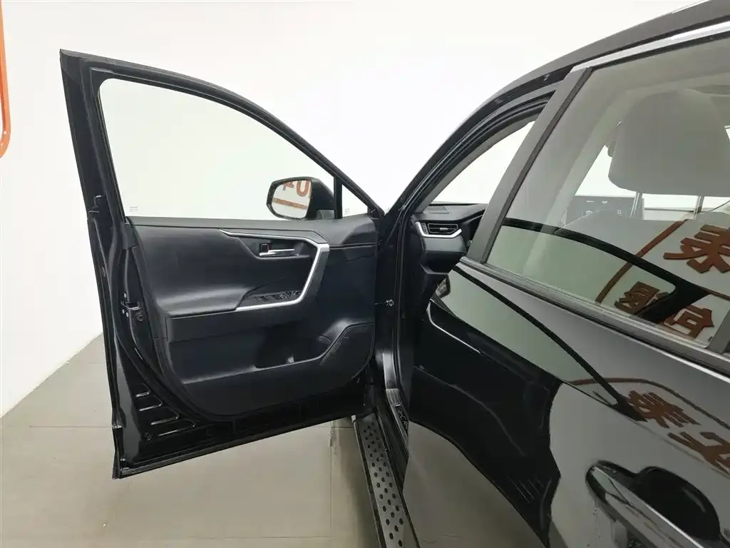 Toyota RAV4 2021 из CN, фото 8