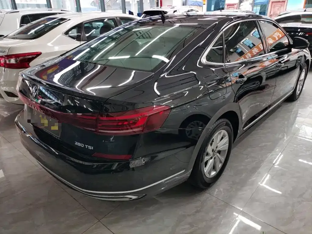 Volkswagen Passat 2023 из CN, фото 7