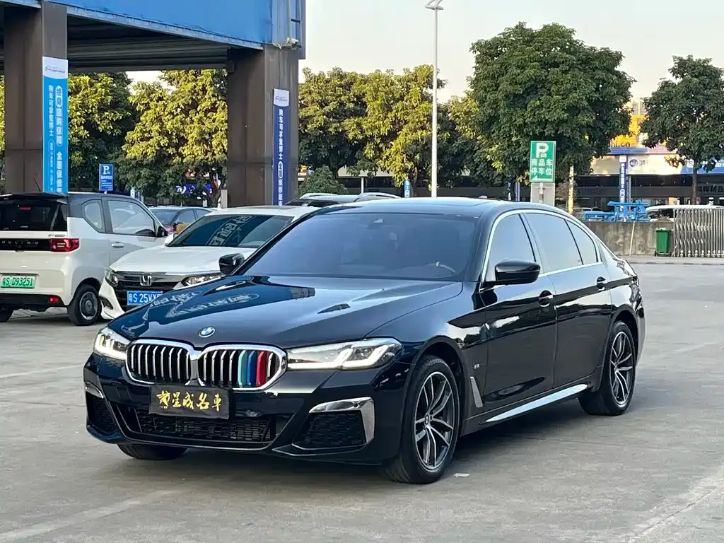BMW 5 Series — фото 1
