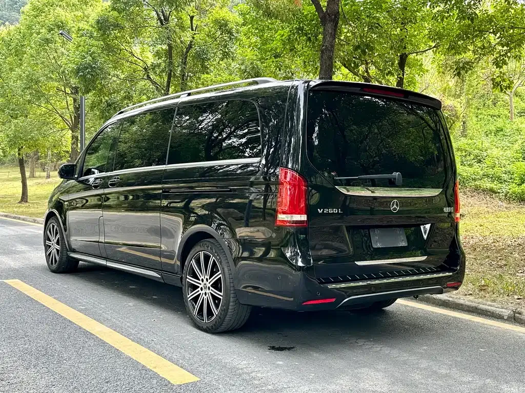 Mercedes-Benz V-Class 2023 из CN, фото 5