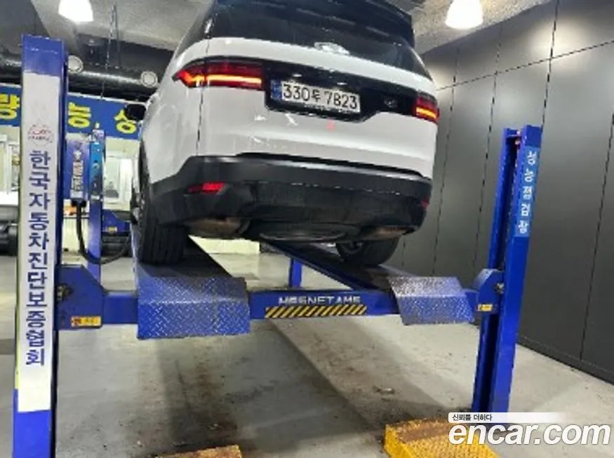 Land Rover Discovery 2023 из KR, фото 2