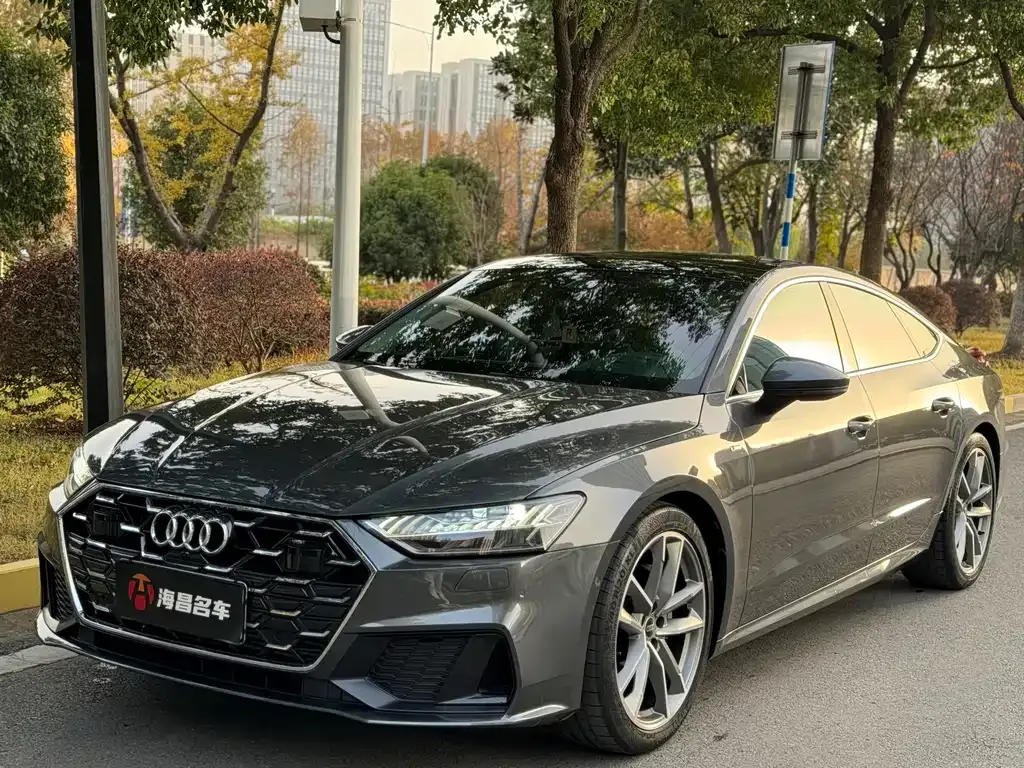 Audi A7 — фото 1