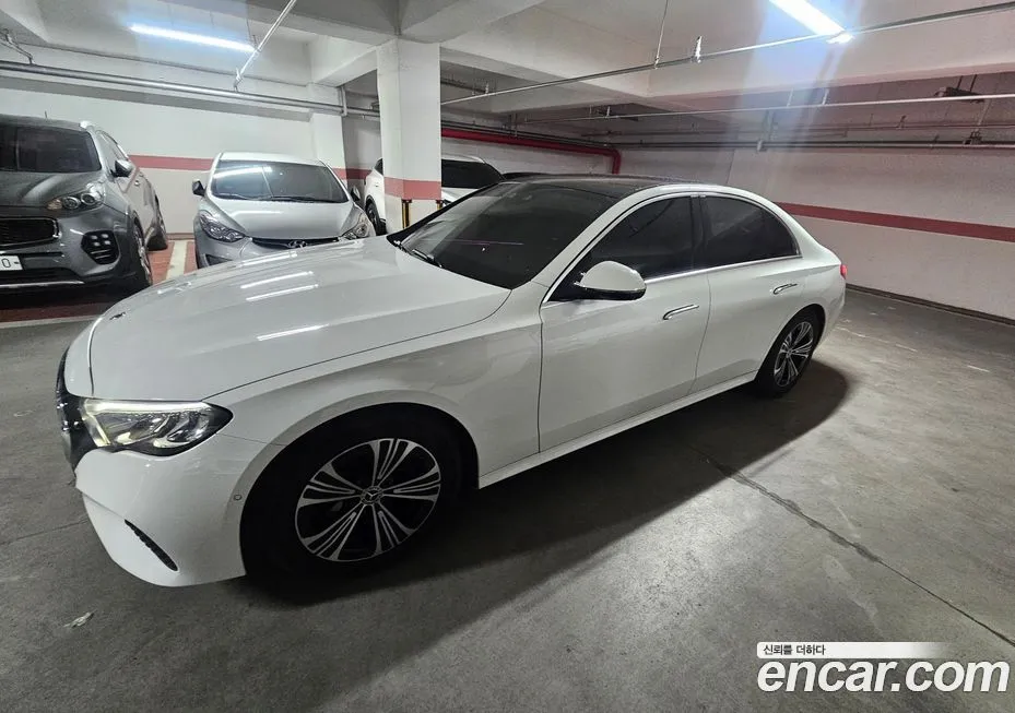 Mercedes-Benz E-Class — фото 1