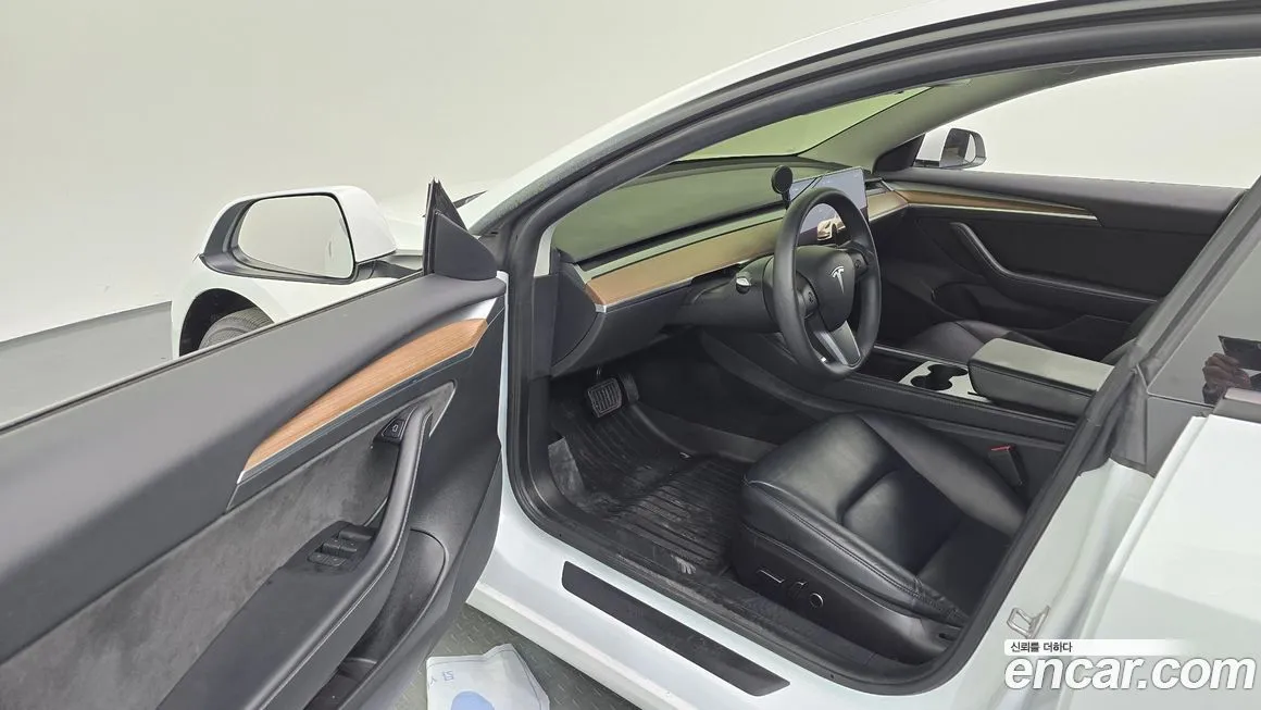 Tesla Model 3 — фото 10
