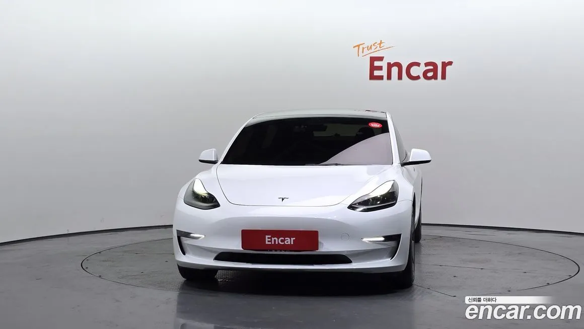 Tesla Model 3 — фото 3