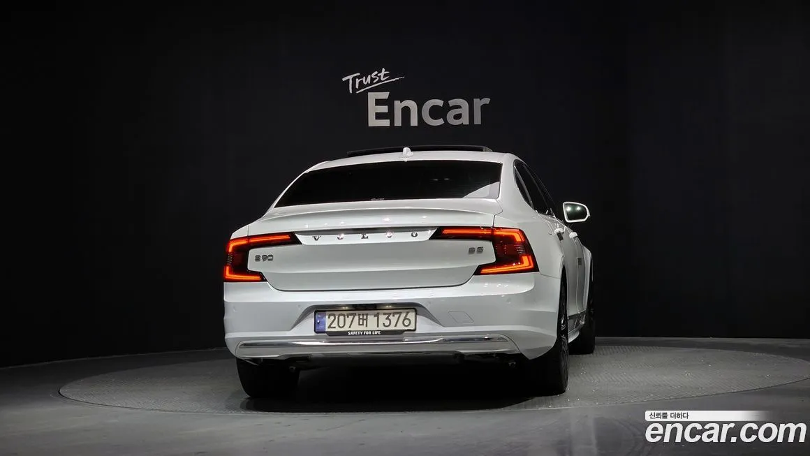 Volvo S90 — фото 4