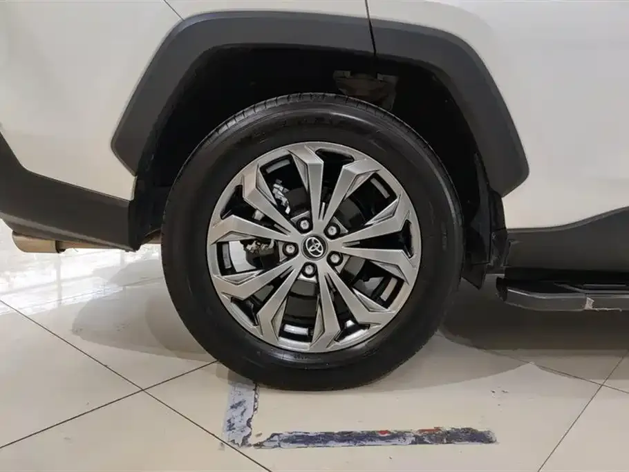 Toyota RAV4 2023 из CN, фото 6