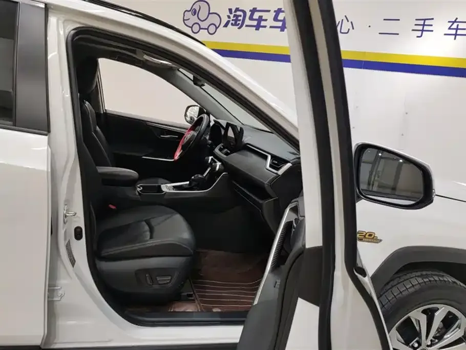 Toyota RAV4 2023 из CN, фото 8