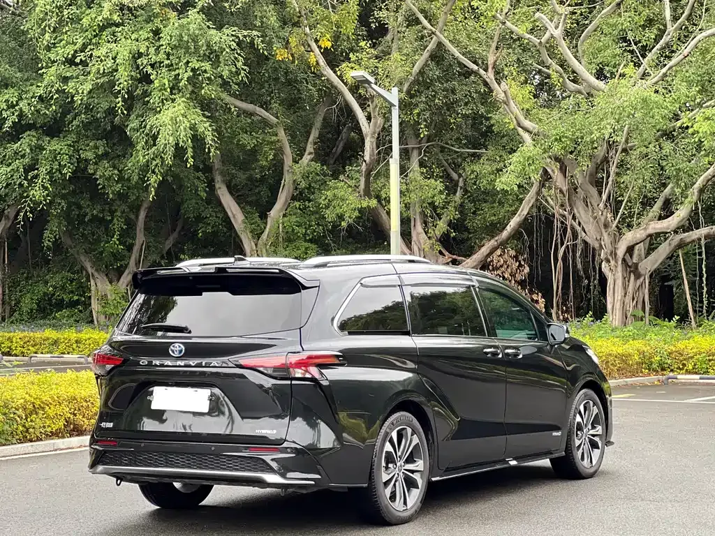 Toyota Granvia 2023 из CN, фото 6