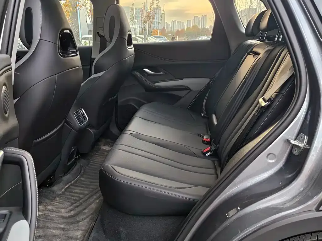 BYD Seal 05 DM-i — фото 8