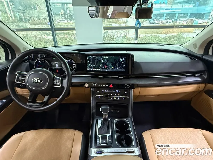 Kia Carnival — фото 10