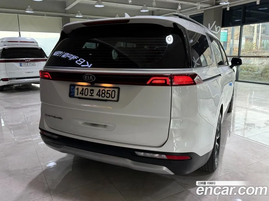 Kia Carnival — фото 2