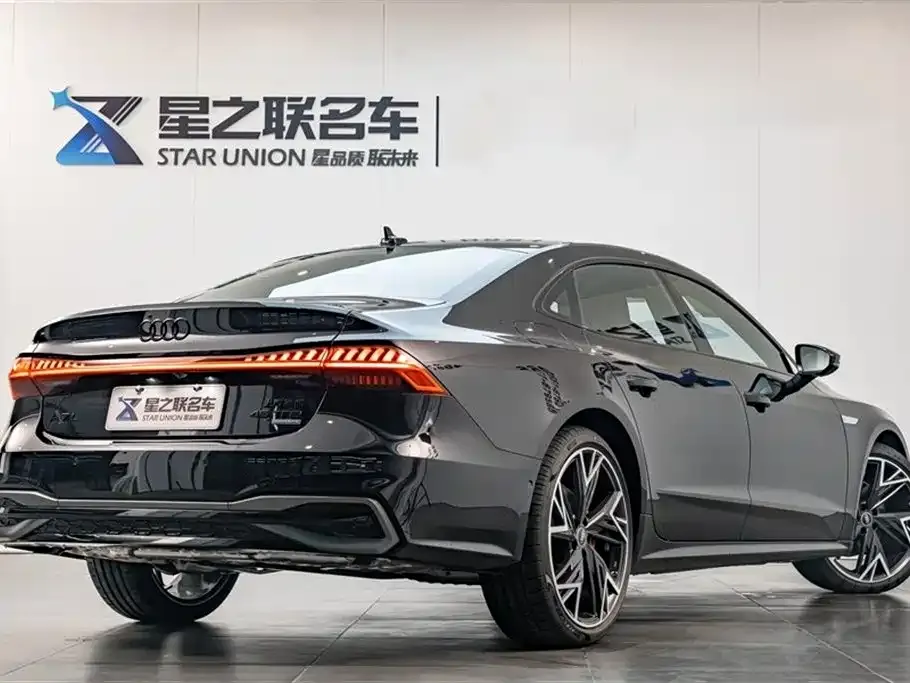 Audi A7L — фото 7