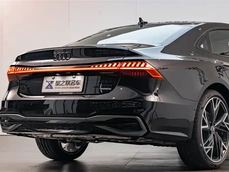 Audi A7L — фото 8