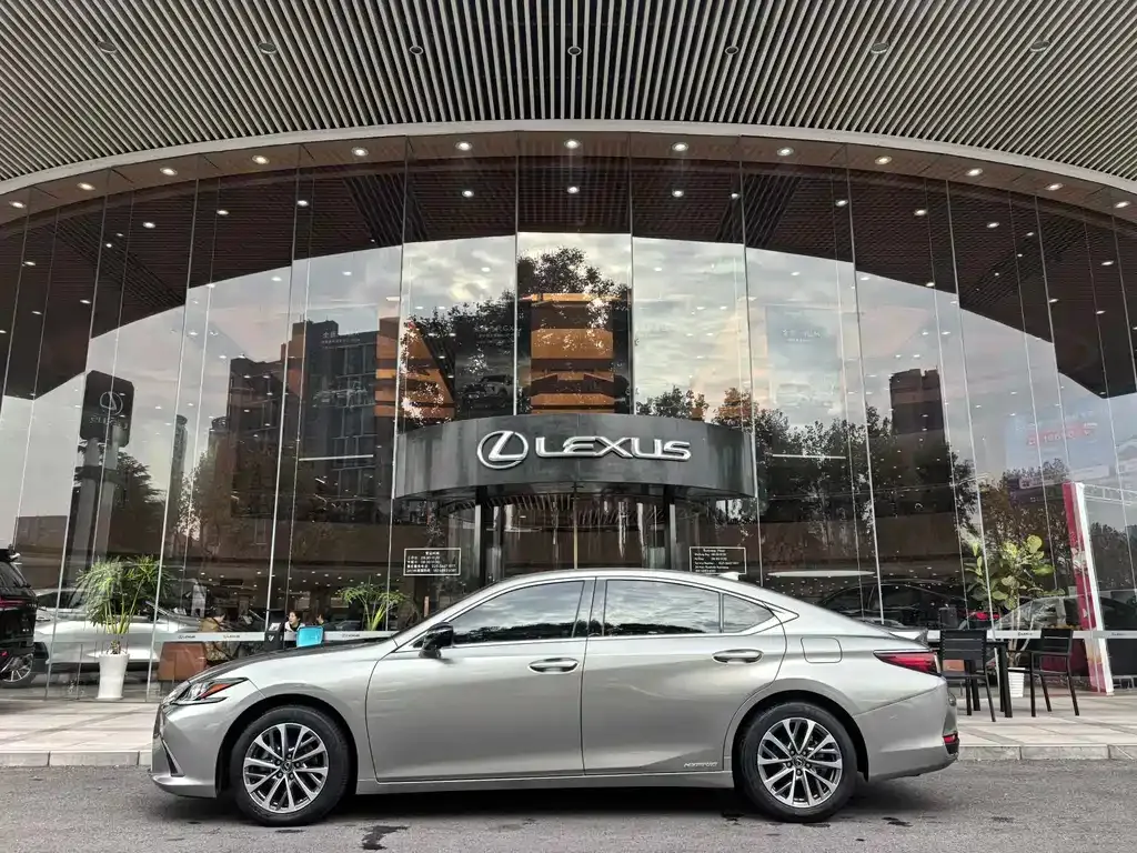 Lexus ES — фото 6