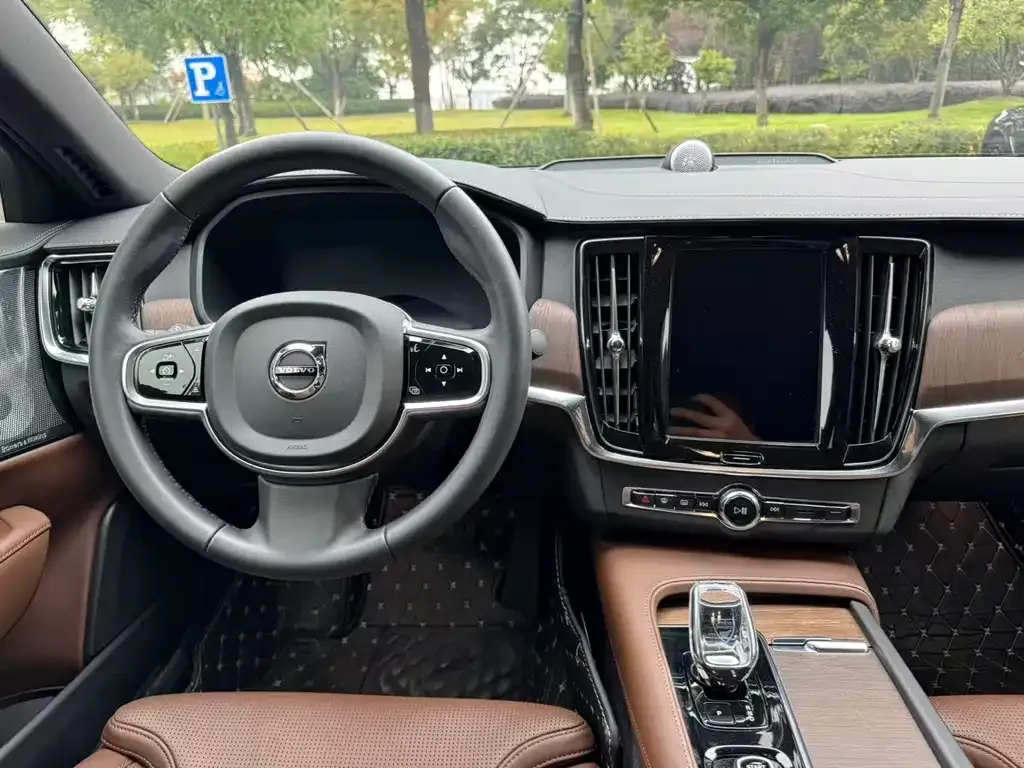 Volvo S90 — фото 10