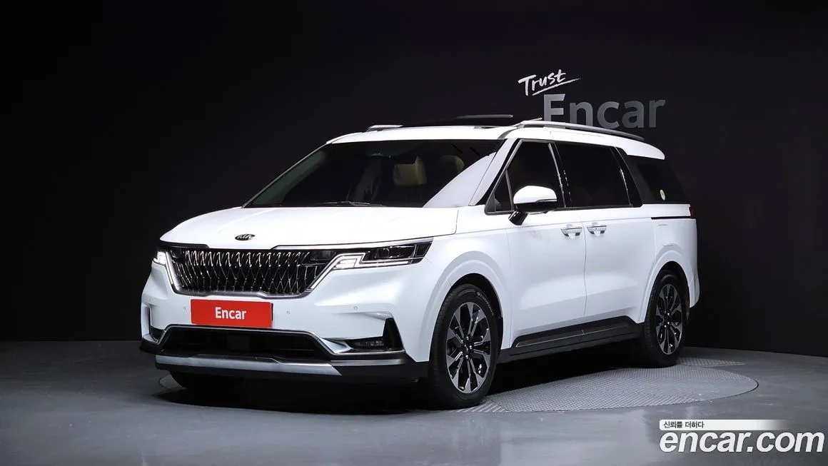 Kia Carnival — фото 1