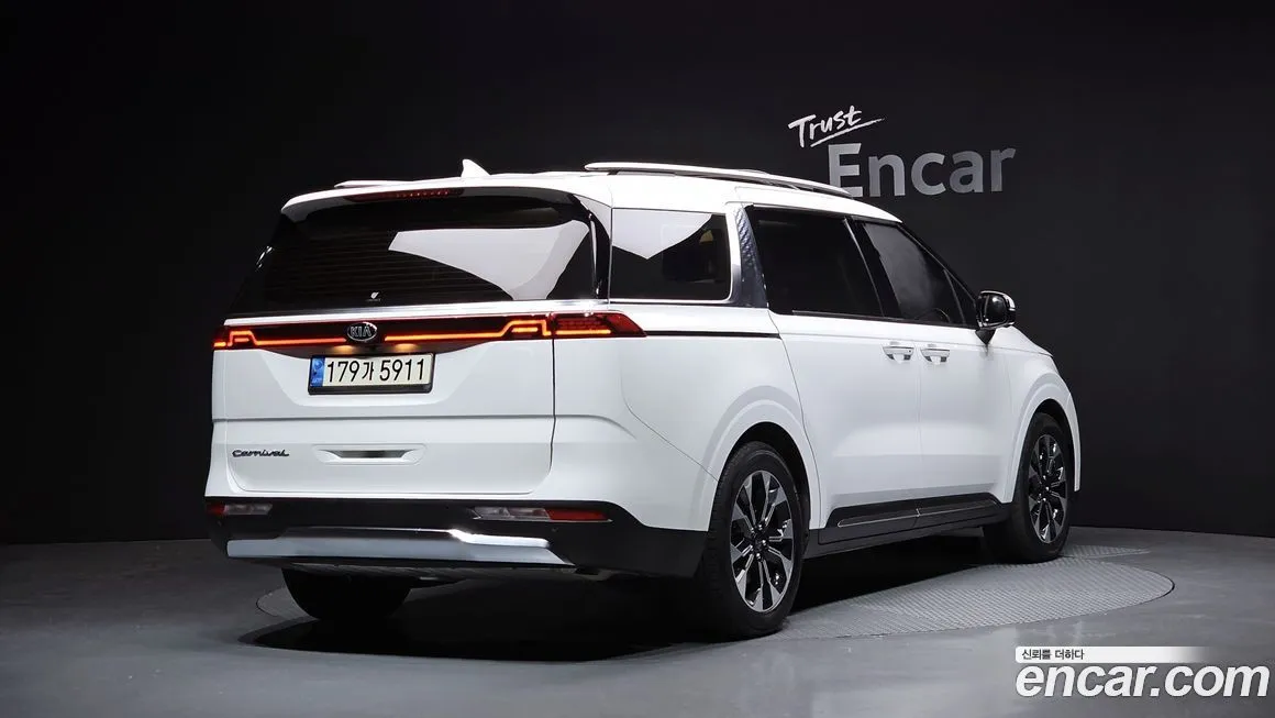 Kia Carnival — фото 2