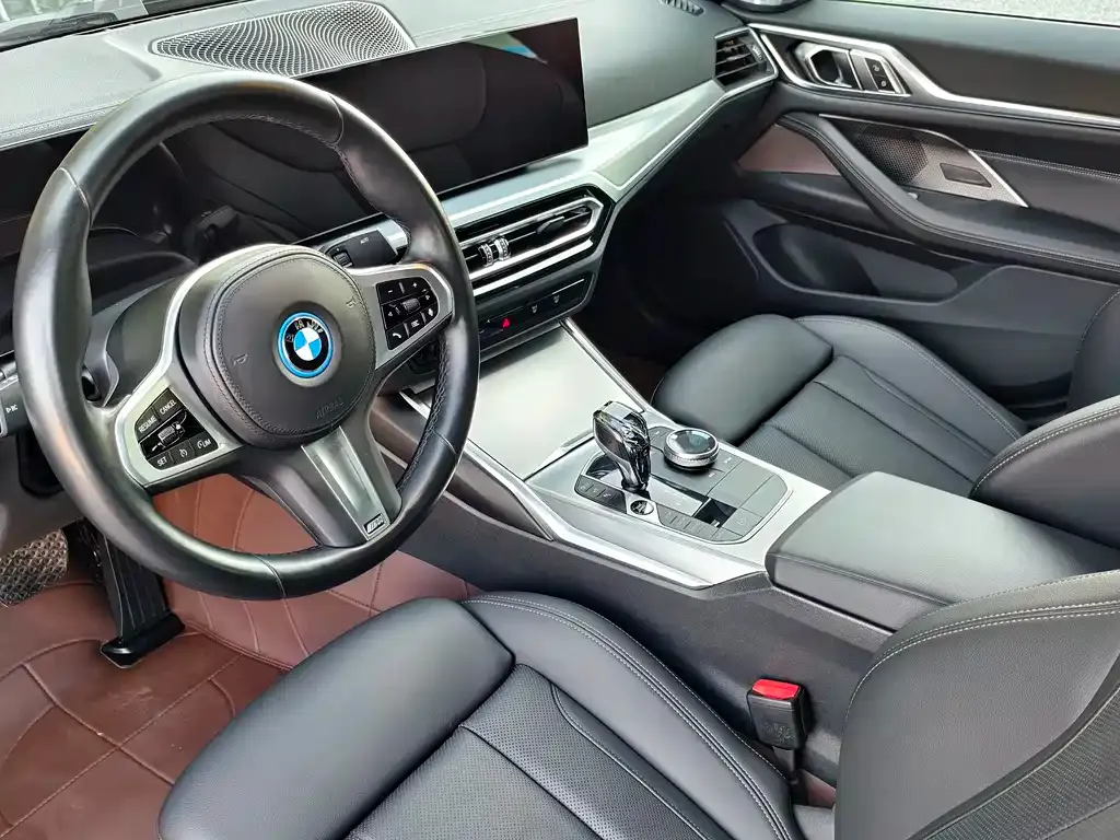 BMW i4 — фото 9