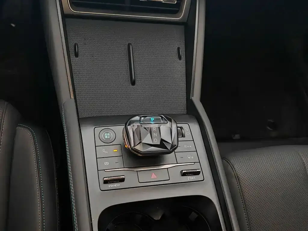 BYD Qin L 2025 из CN, фото 10